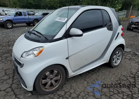 2015 Smart Fortwo Pure из США, поврежденный, VIN WMEEJ3BA7FK801193
